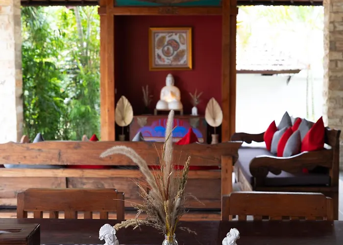 Bed & Breakfast Damewa House *